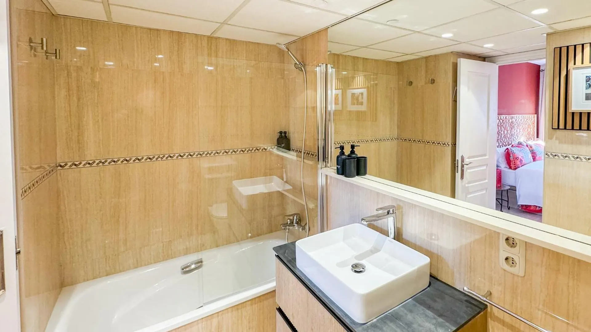 Lovely Apartment Close To City Center And Beach Malaga